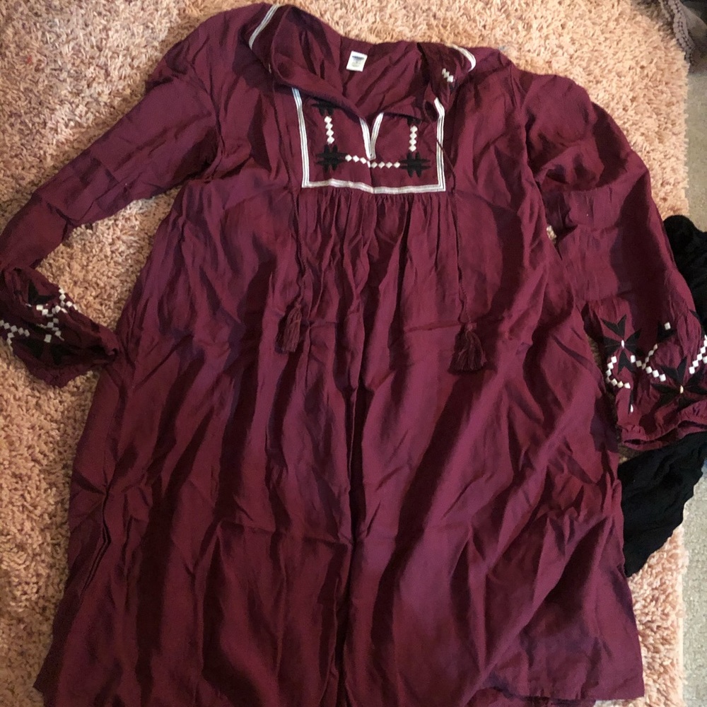 Short maroon dress